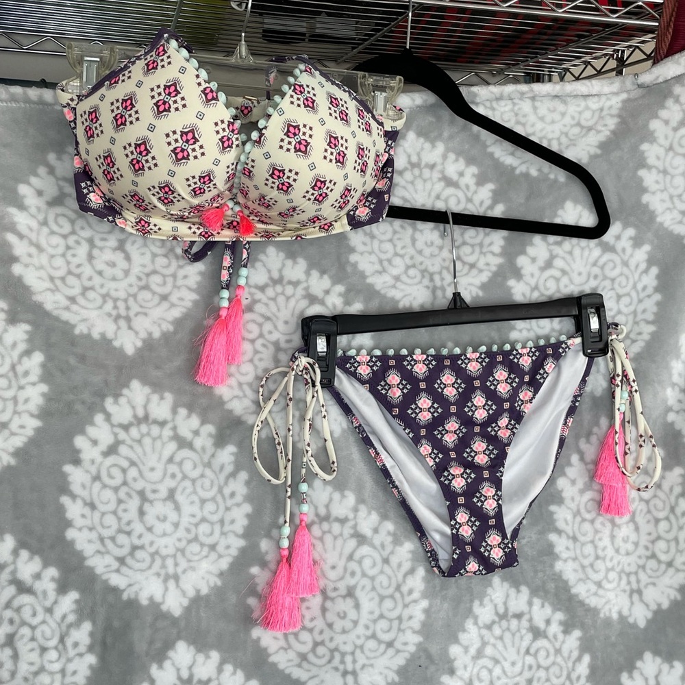 Victoria’s Secret bikini